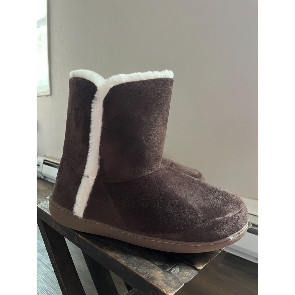 Faux suede lined boots, lush interior, memory foam sole, Y2K